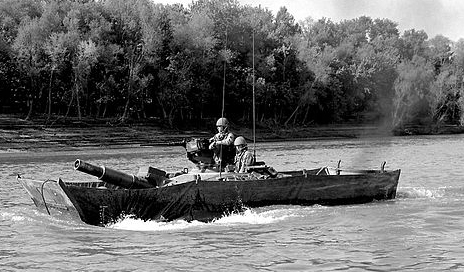 M551 amphibious training