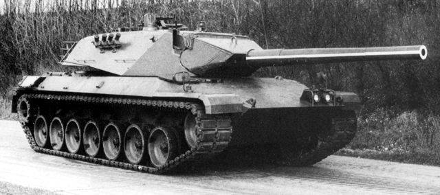 https://www.tanks-encyclopedia.com/coldwar/West_Germany/photos/Vergoldeter_Leopard.jpg