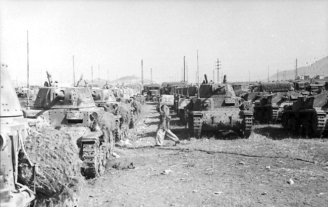 M14 / 41s em um depósito, 1943 - Créditos: Bundesarchiv