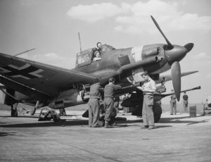 Junkers_Ju_87_G_tank_buster1945