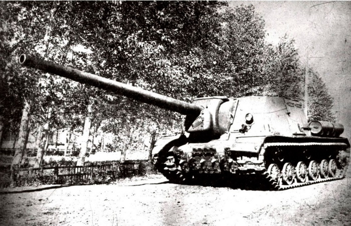 Object 243 (ISU-122-1) with the 122mm BL-9