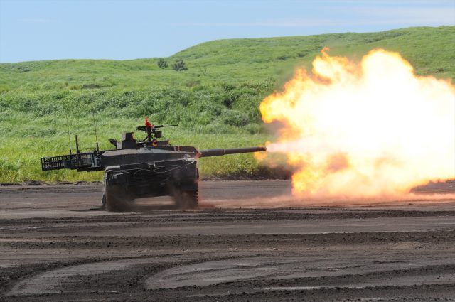 The Type 10 firing its 120mm main armament - Photo: Global Military Review