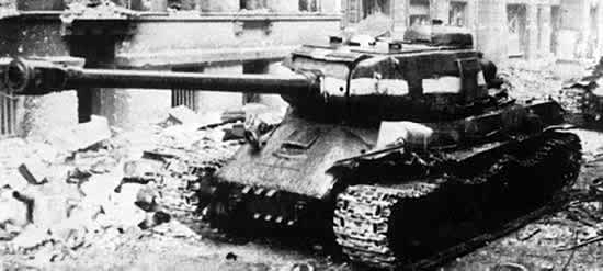 is-2m Berlin 1945